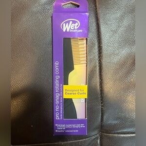 Wet Brush Pro no-snag Rotating Comb